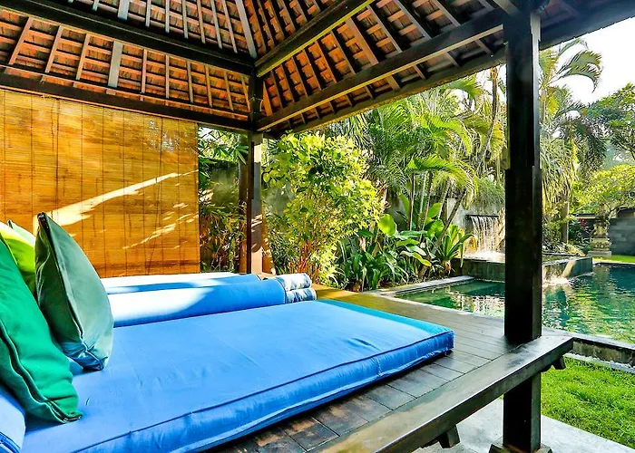 Taksu Villa *